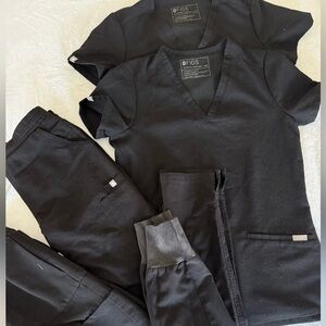 Figs Black Scrub Set x2